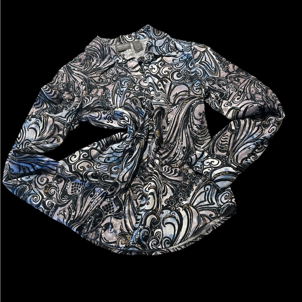 Classic Chico's Paisley Swirl Pattern Button up the Front Blouse